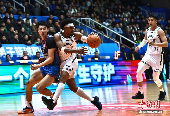 四川男篮主场不敌南京男篮，遭遇开赛4连败