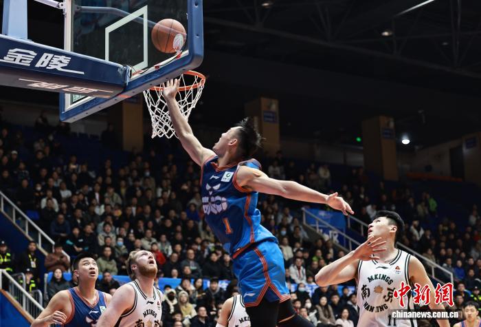 四川男篮主场不敌南京男篮，遭遇开赛4连败