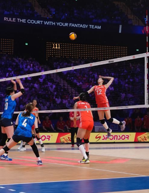 澳门站中国女排1-3不敌日本，顽强防守难挡对手