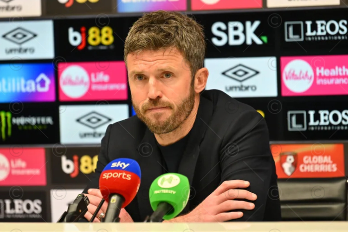 曼联临时主帅卡里克战绩亮眼或转正，恩里克成