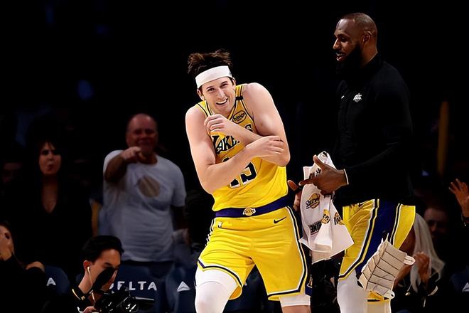 湖人计划5年2.4亿续约里夫斯 球员或成自由球员