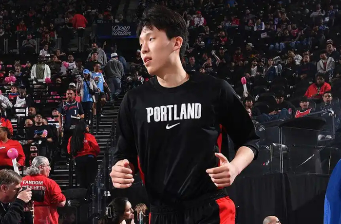 杨瀚森半场15分钟仅得4分 球队惜败墨西哥城队长