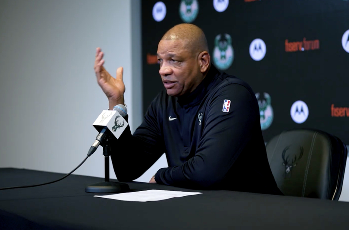 字母哥身体状况争议引NBA调查，里弗斯称沟通机