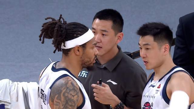 山东男篮关键战不敌浙江广厦 许梦君奇兵难挽败